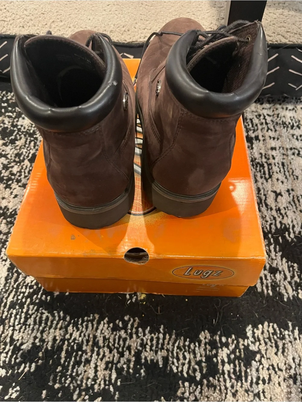 Lugz suede chukka